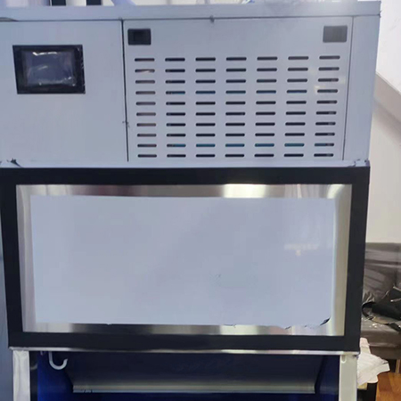 300公斤片冰機前吸風(fēng)交付浙江嘉興某水產(chǎn)公司